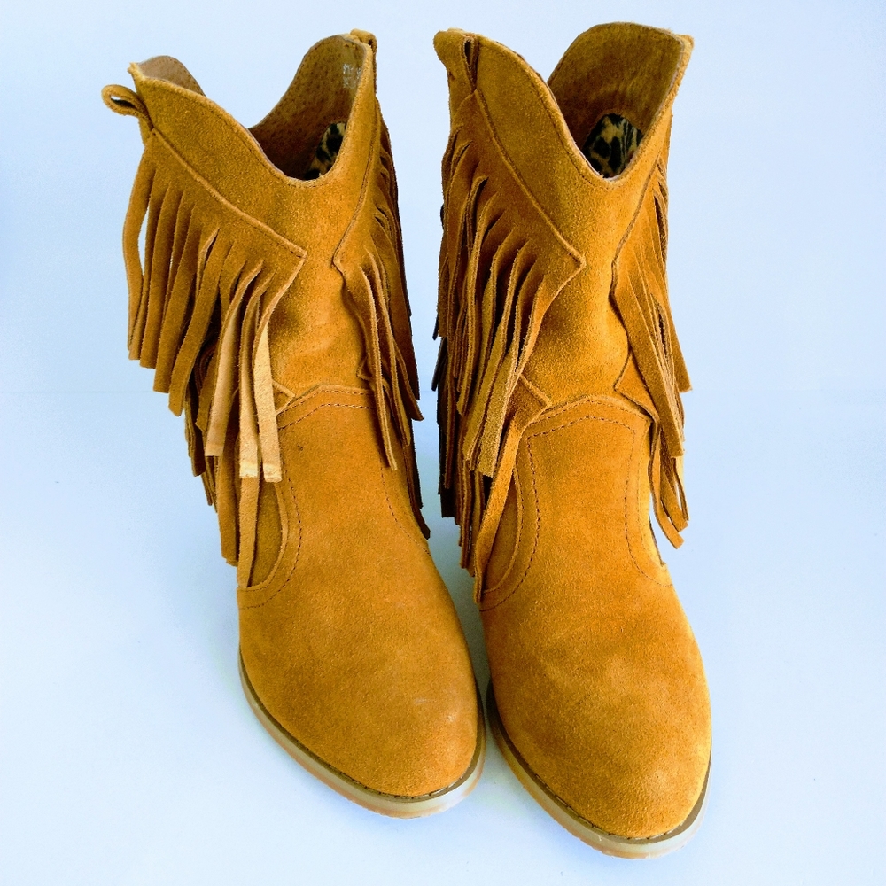 Miss & Mr. Foot Women's Fringe Suede Ankle Boots - Picture 3 of 14